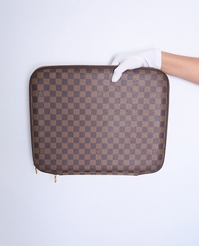 15' Laptop Case, front view